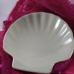 Shell shaped trinket dish By formalities
